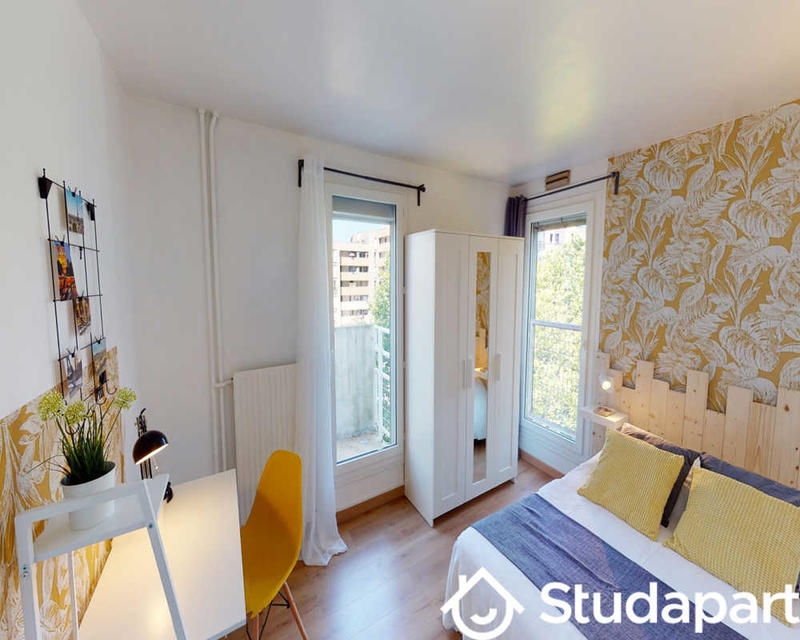 Chambre - 80 m² - 1 pièce