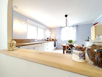 Maison - 213 m² - 7 pièces