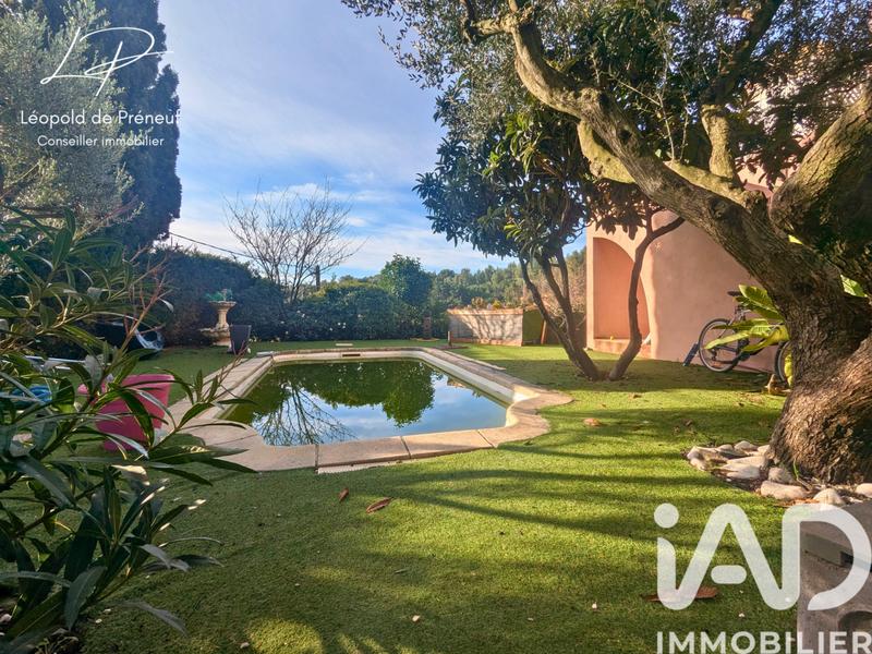 Maison - 198 m² - 8 pièces