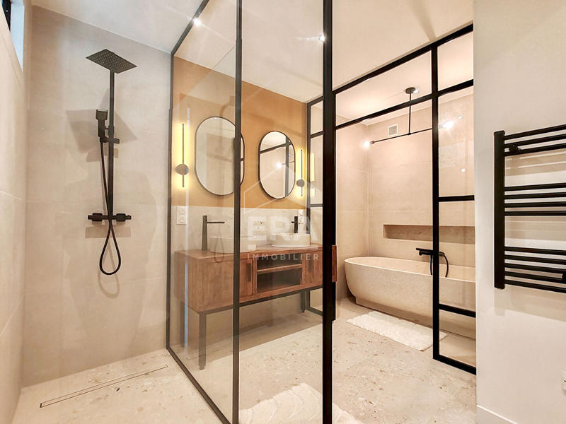 Appartement - 140 m² - 5 pièces