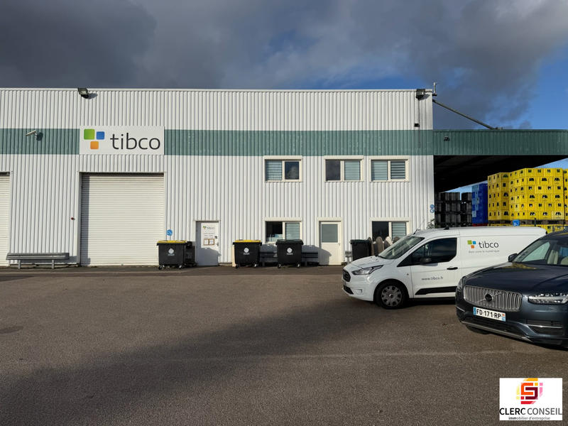 Local d'activités - 684 m²