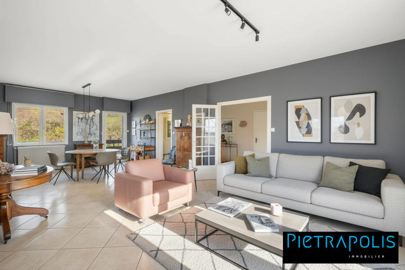 Maison - 210 m² - 5 pièces