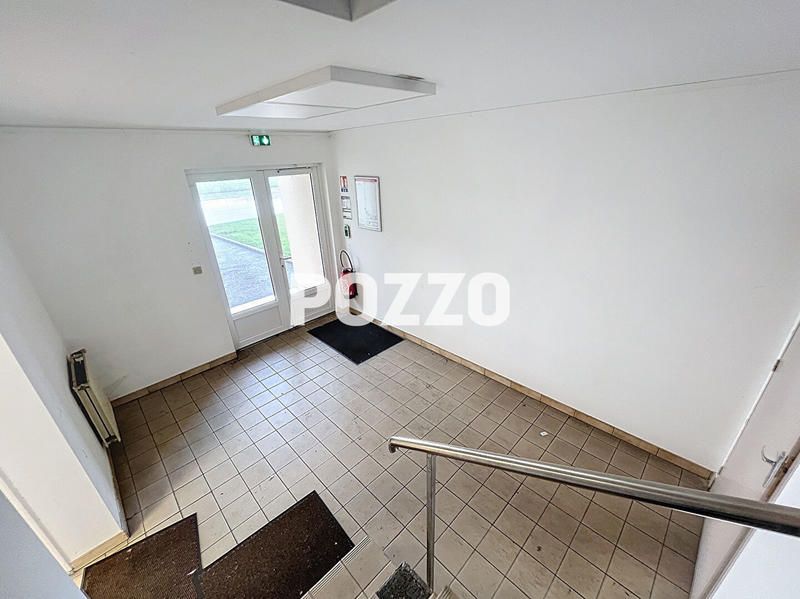 Local d'activité / Entrepôt - 1 098 m² - 9 pièces