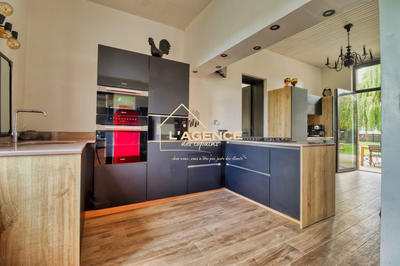 Maison - 400 m² - 10 pièces