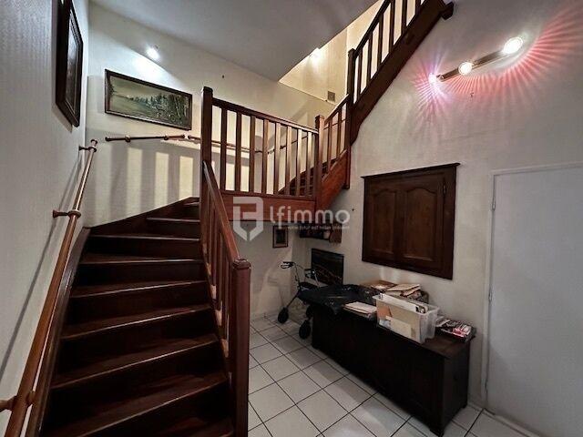 Immeuble - 176 m² - 7 pièces