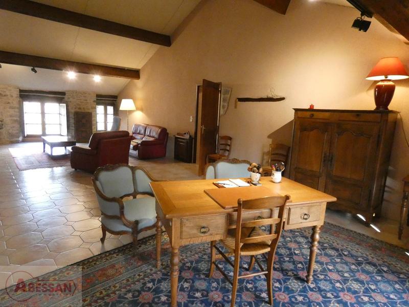 Maison - 285 m² - 8 pièces