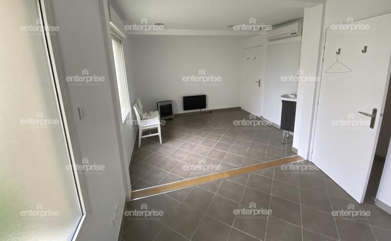 Local commercial - 350 m² - 27 pièces