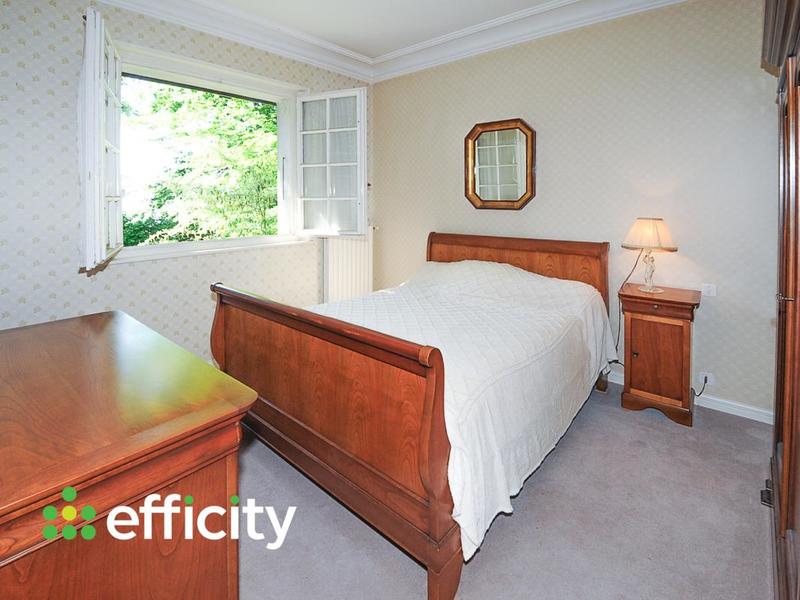 Maison - 365 m² - 5 pièces