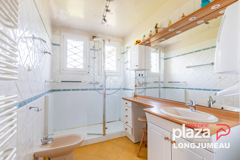 Maison - 186 m² - 8 pièces