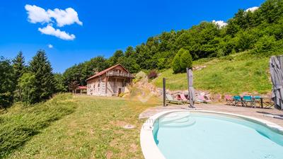 Châlet - 330 m² - 10 pièces