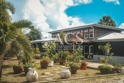 Maison - 272 m² - 7 pièces