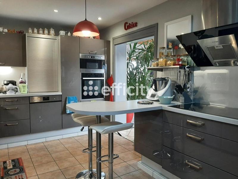 Villa - 205 m² - 9 pièces