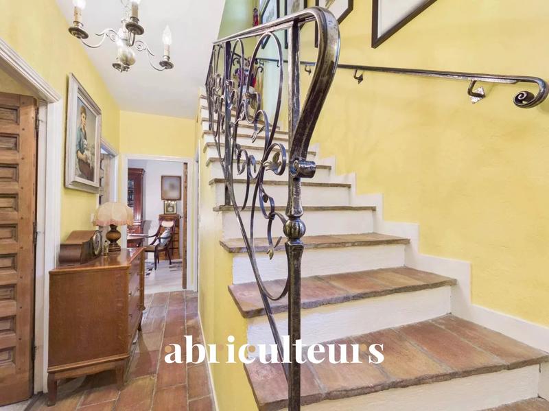 Maison - 276 m² - 7 pièces