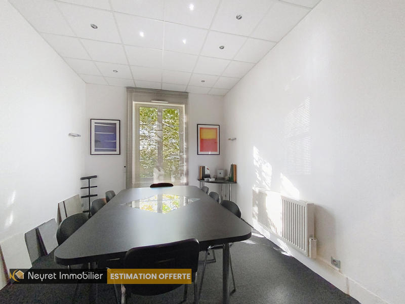 Maison - 320 m² - 10 pièces