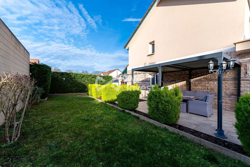 Maison - 122 m² - 6 pièces