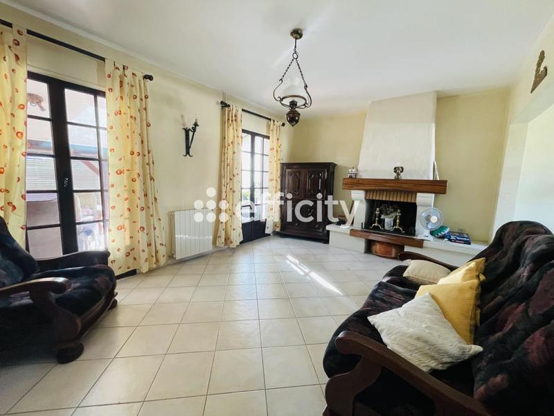 Maison traditionnelle - 122 m² - 6 pièces