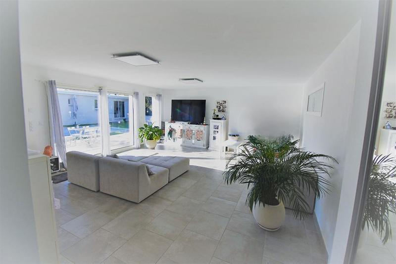 Maison - 137 m² - 5 pièces