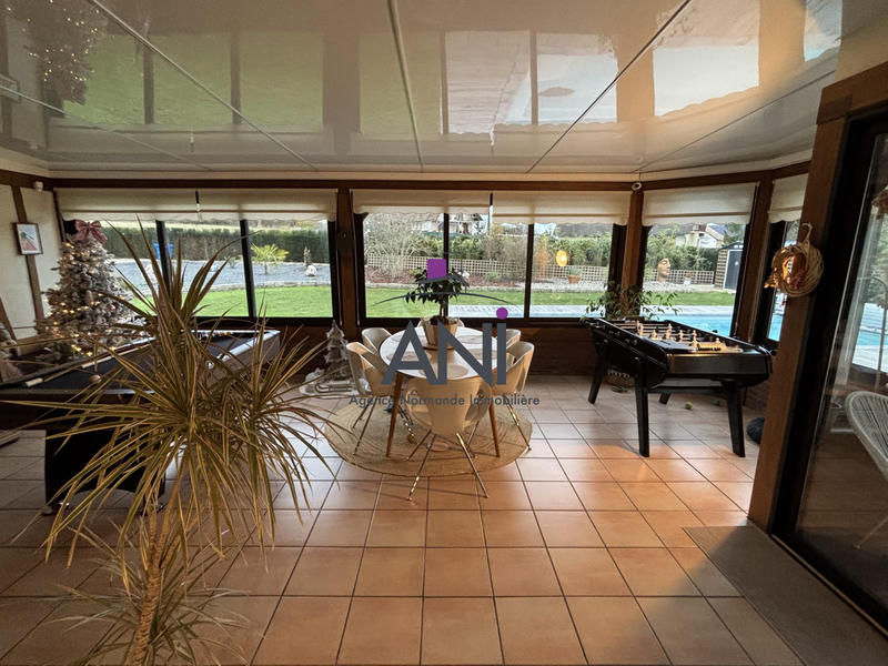 Maison - 204 m² - 7 pièces