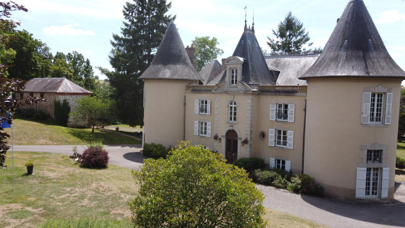 Château - 671 m² - 15 pièces