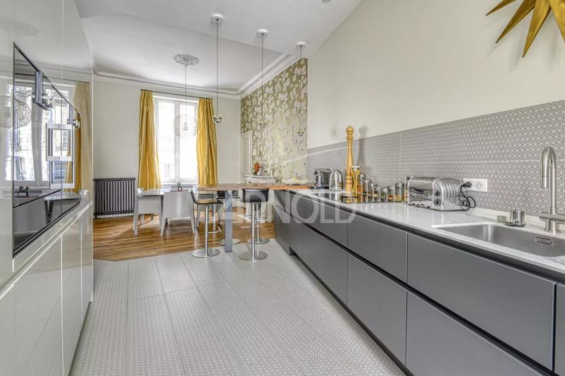 Maison - 173 m² - 9 pièces