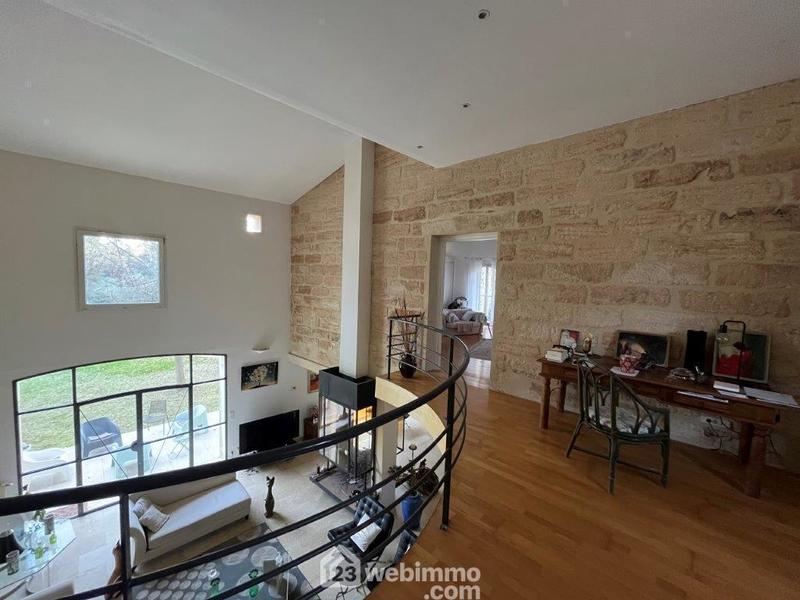 Maison - 500 m² - 9 pièces