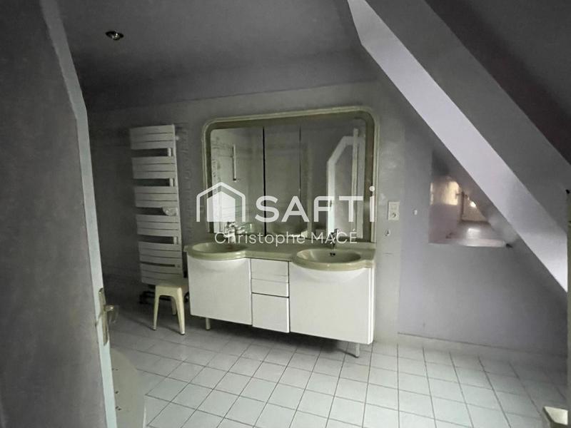 Maison - 240 m² - 7 pièces