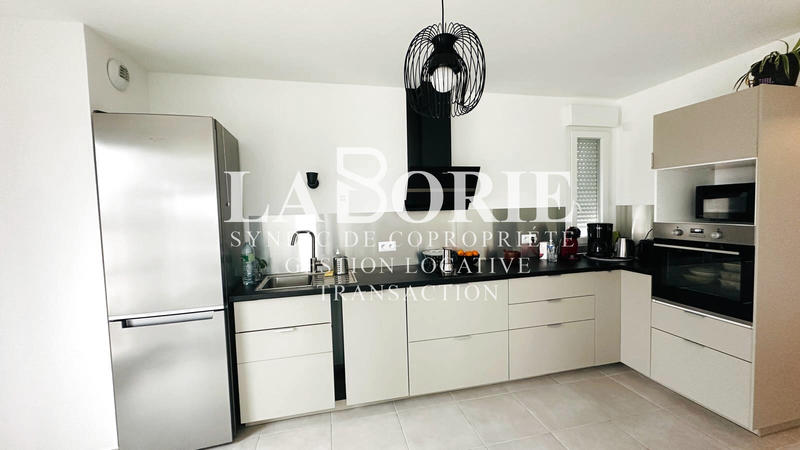 Appartement - 94 m² - 5 pièces