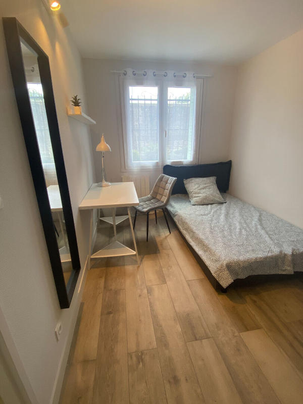 Chambre - 79 m² - 5 pièces