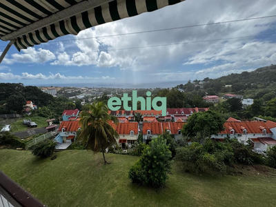 Appartement - 100 m² - 5 pièces