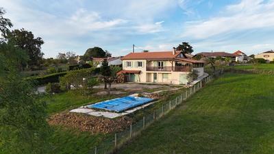 Maison - 98 m² - 5 pièces