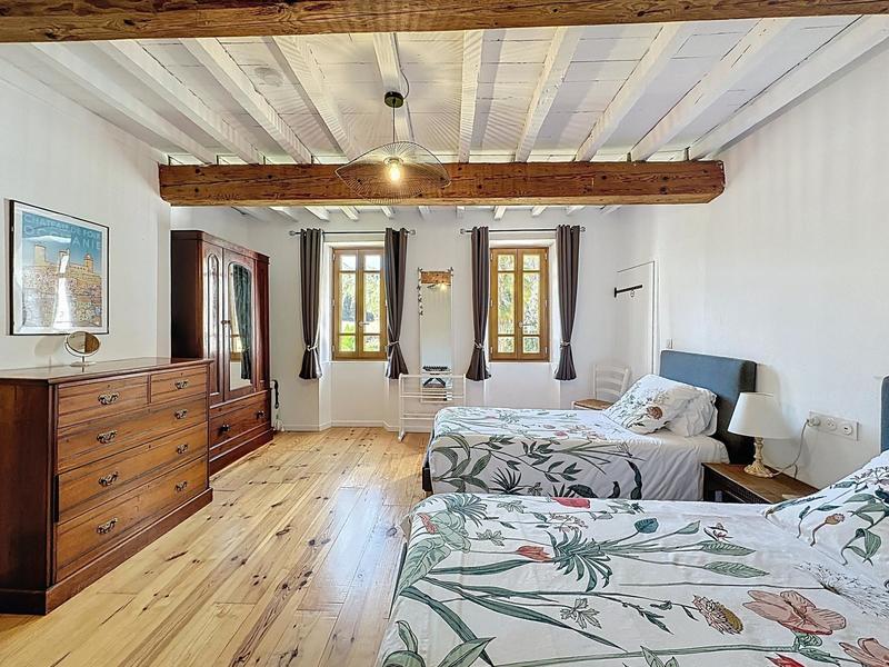 Maison - 275 m² - 7 pièces