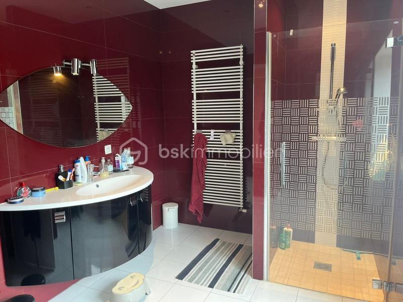 Demeure - 467 m² - 6 pièces