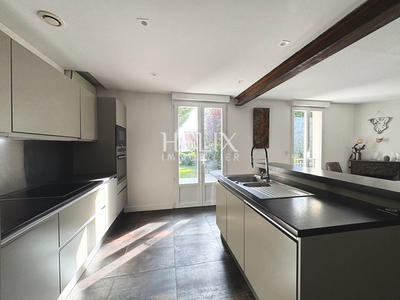 Maison - 163 m² - 9 pièces