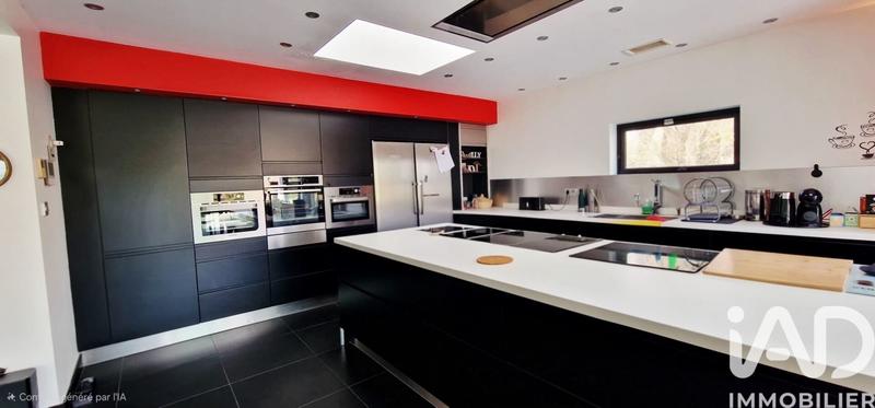 Maison - 285 m² - 5 pièces