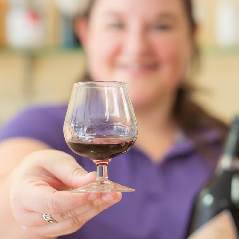 Visite guidée de la distillerie Dévoille