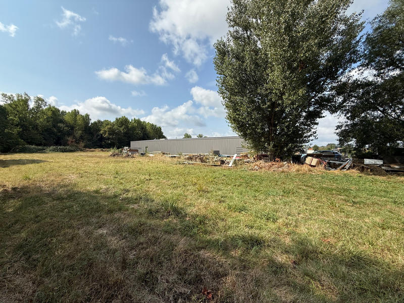 Local commercial - 714 m²