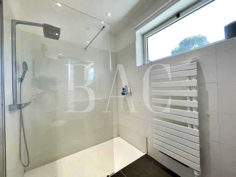 Appartement - 210 m² - 5 pièces