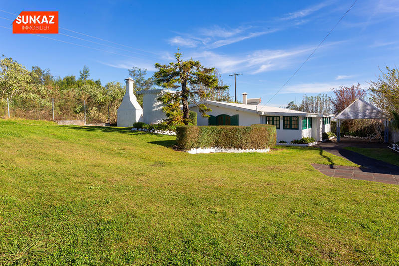 Maison - 220 m² - 7 pièces