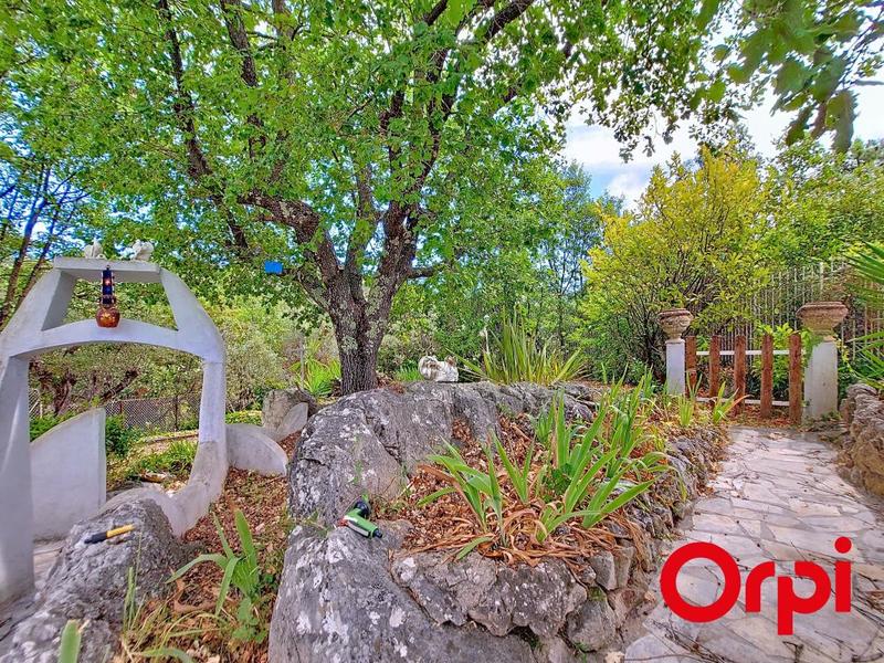 Propriété - 320 m² - 9 pièces