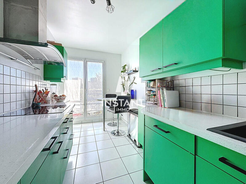 Appartement - 93 m² - 4 pièces