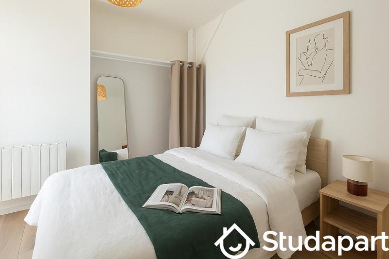 Chambre - 11 m² - 1 pièce