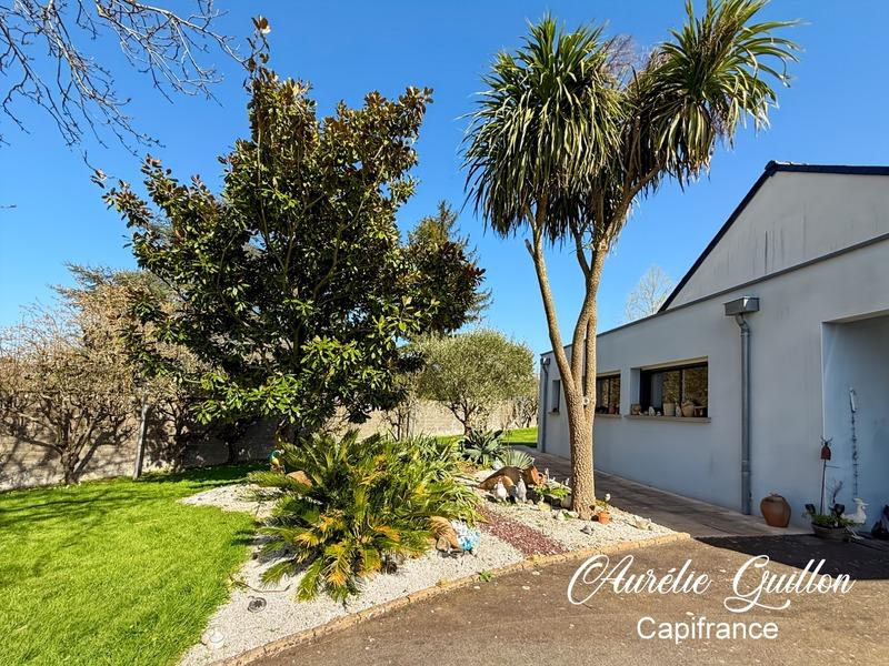 Maison - 254 m² - 9 pièces