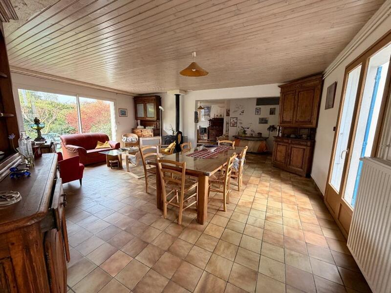 Propriété - 280 m² - 11 pièces