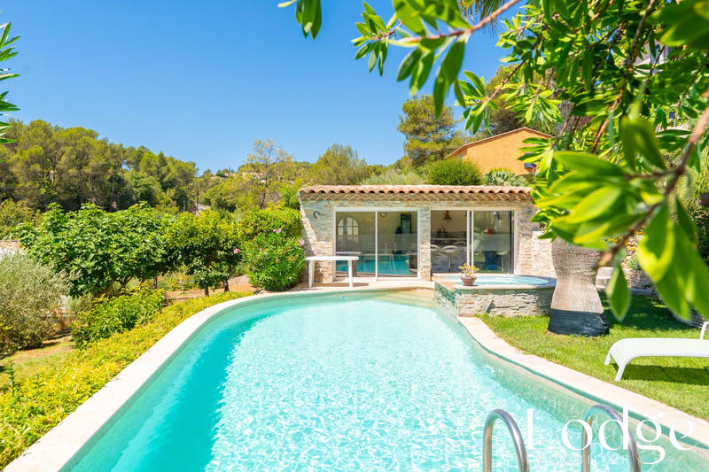 Maison - 159 m² - 6 pièces