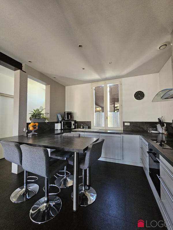 Maison traditionnelle - 169 m² - 6 pièces