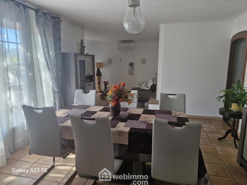 Maison - 105 m² - 5 pièces