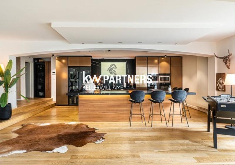 Propriété - 700 m² - 8 pièces