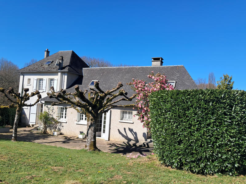 Maison - 180 m² - 8 pièces