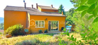 Maison traditionnelle - 169 m² - 6 pièces