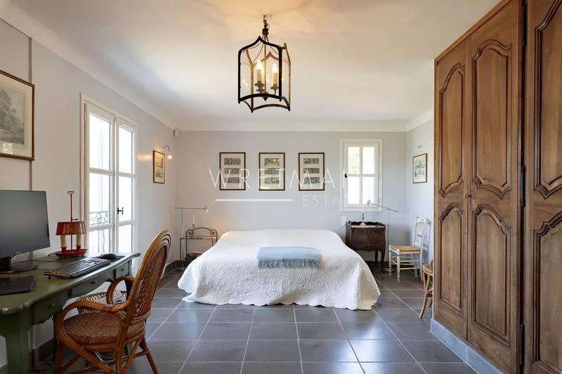 Villa - 270 m² - 7 pièces